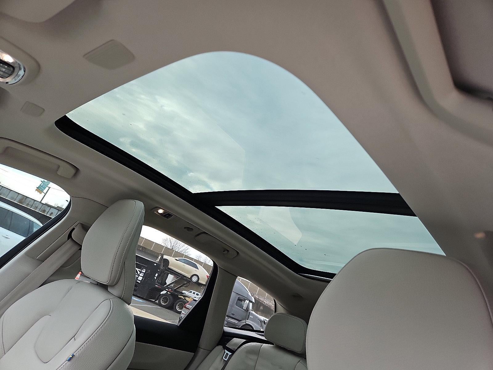 2020 Volvo XC60 T6 AWD Momentum