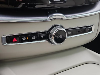 2020 Volvo XC60 T6 AWD Momentum