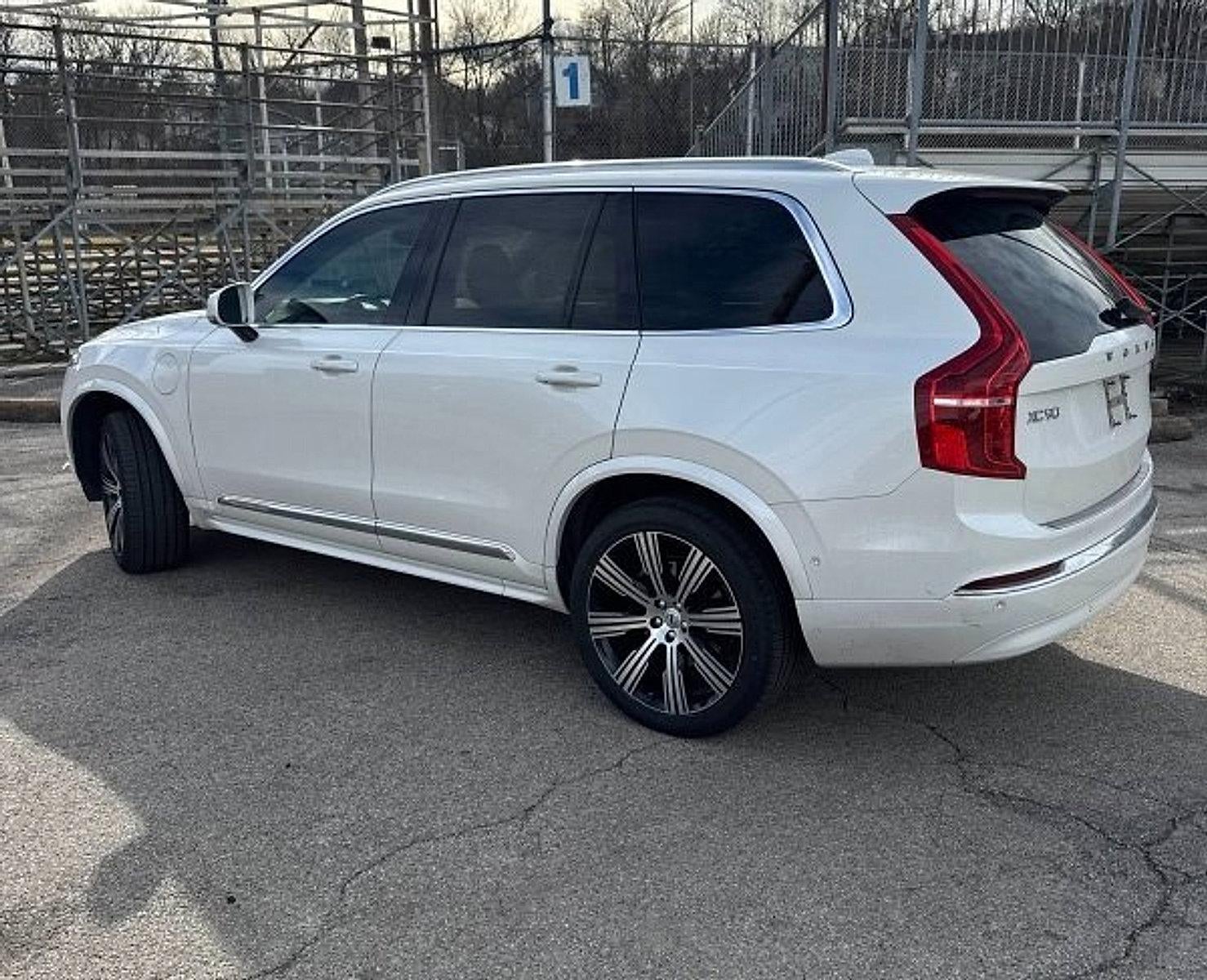 2023 Volvo XC90 Recharge Plug-In Hybrid T8 eAWD PHEV Plus 6P