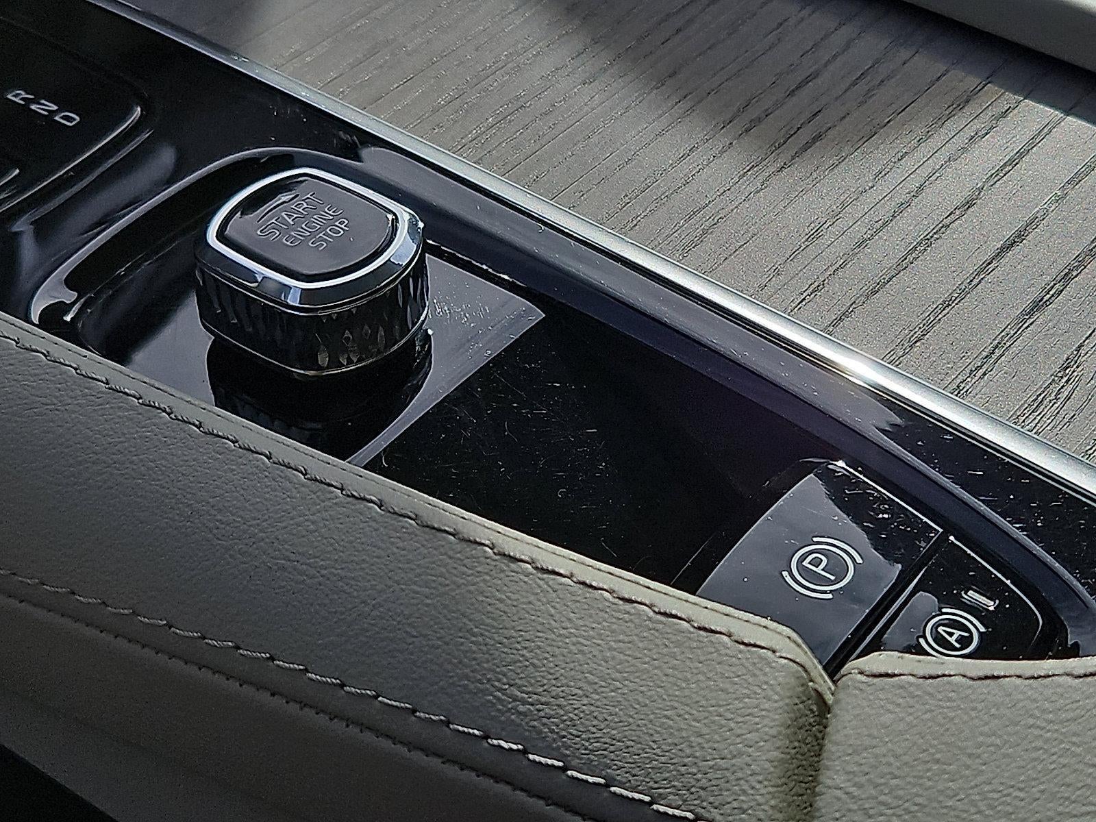 2024 Volvo XC90 Recharge Plug-In Hybrid T8 eAWD PHEV Plus Bright Theme 7P