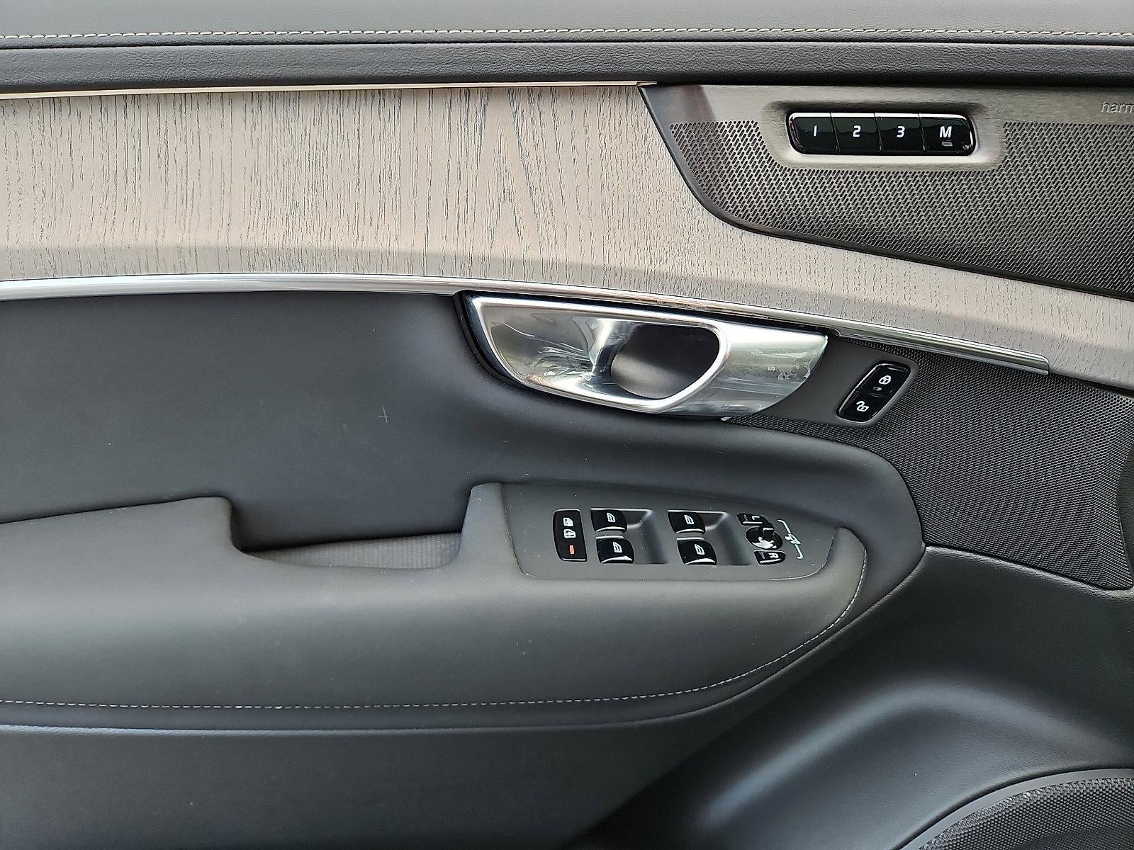 2025 Volvo XC90 Plug-In Hybrid 2025.5 T8 AWD Ultra 7-Seater