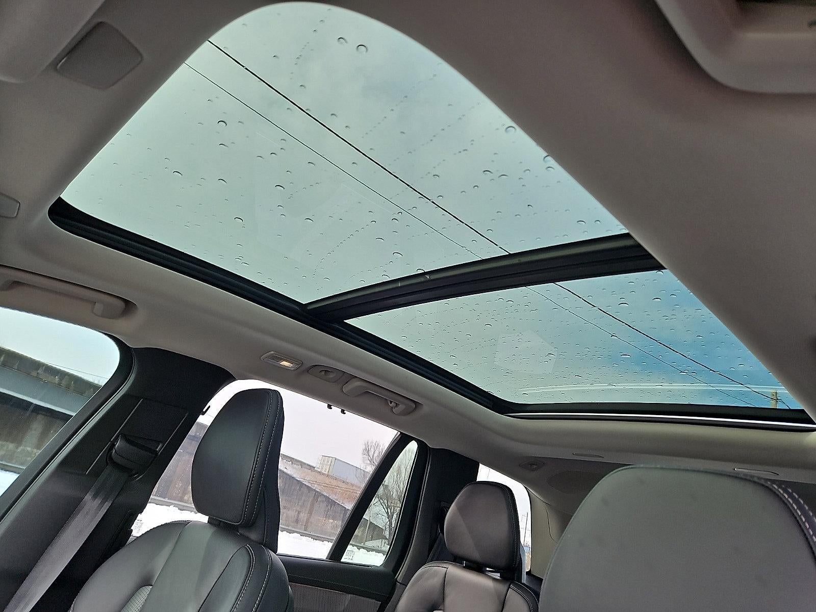 2025 Volvo XC90 Plug-In Hybrid 2025.5 T8 AWD Ultra 7-Seater