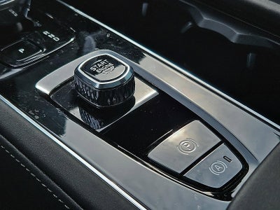 2025 Volvo XC90 Plug-In Hybrid 2025.5 T8 AWD Ultra 7-Seater