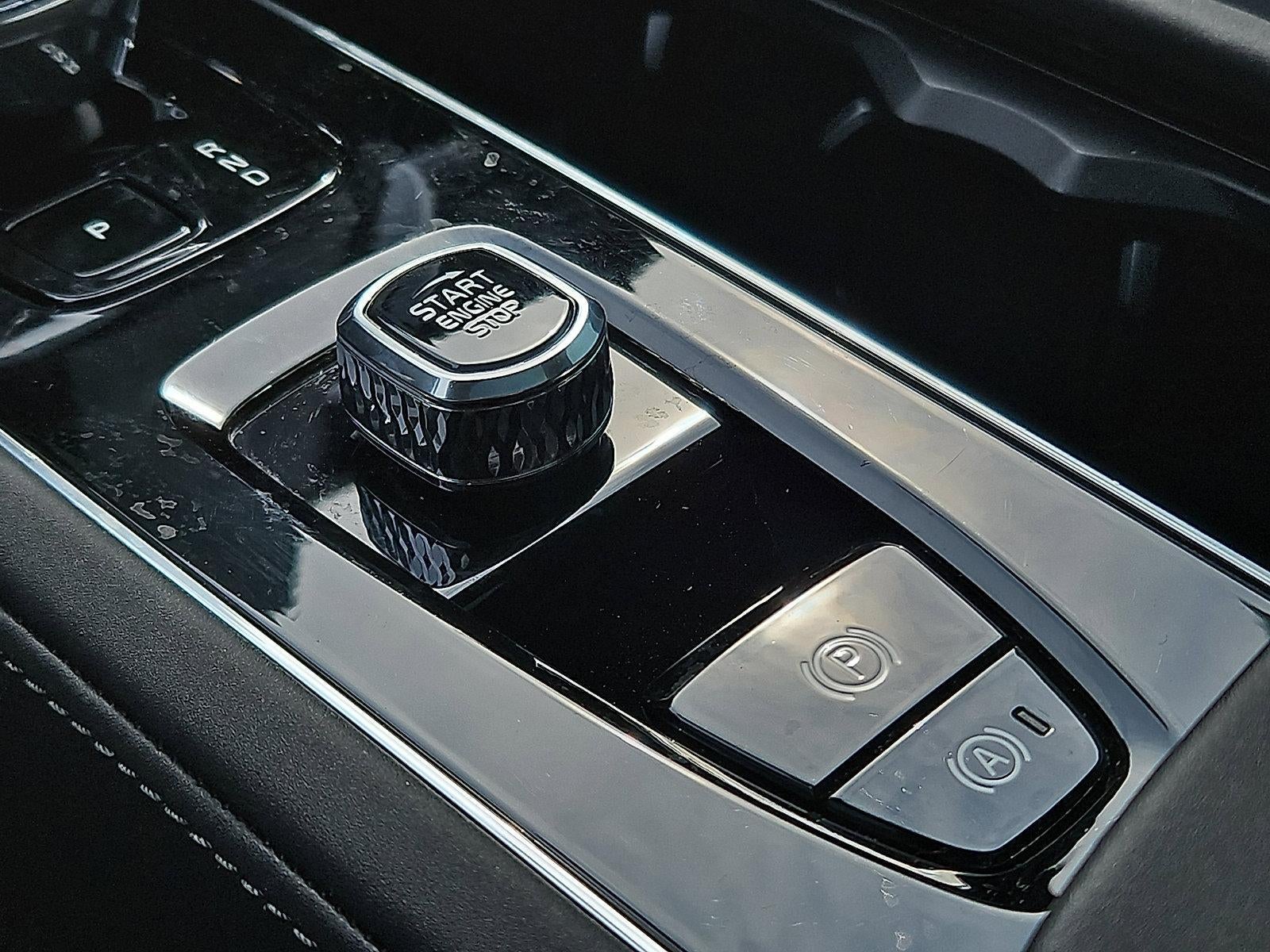 2025 Volvo XC90 Plug-In Hybrid 2025.5 T8 AWD Ultra 7-Seater