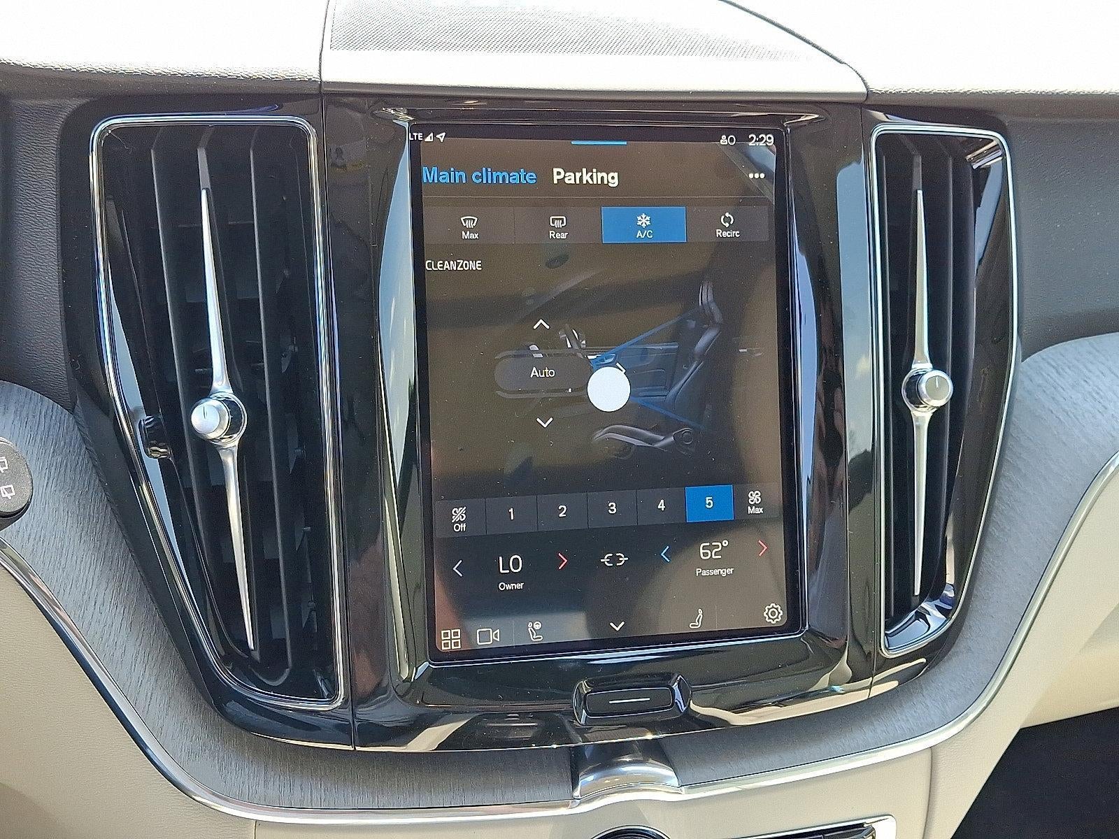 2025 Volvo XC60 Plug-In Hybrid T8 AWD Plus