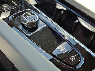 2025 Volvo XC60 Plug-In Hybrid T8 AWD Plus