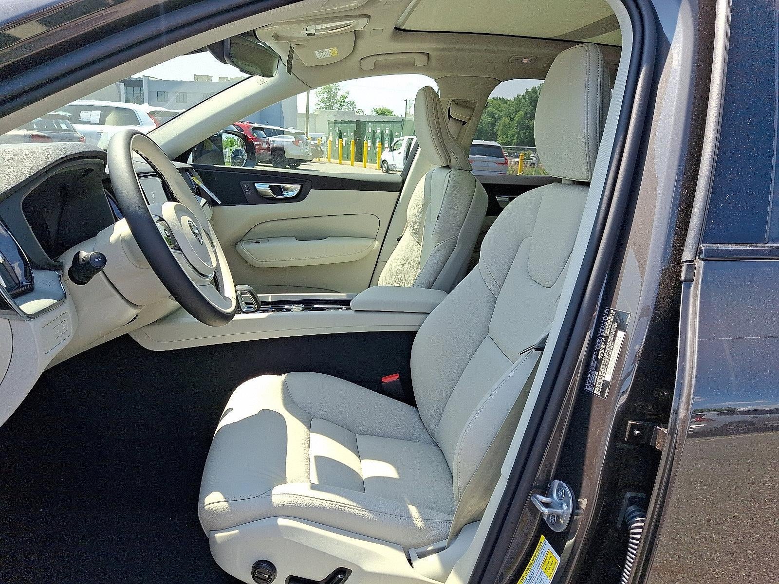 2025 Volvo XC60 Plug-In Hybrid T8 AWD Plus