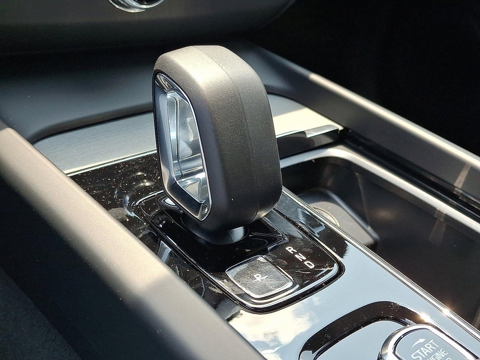 2025 Volvo XC60 Plug-In Hybrid T8 AWD Plus