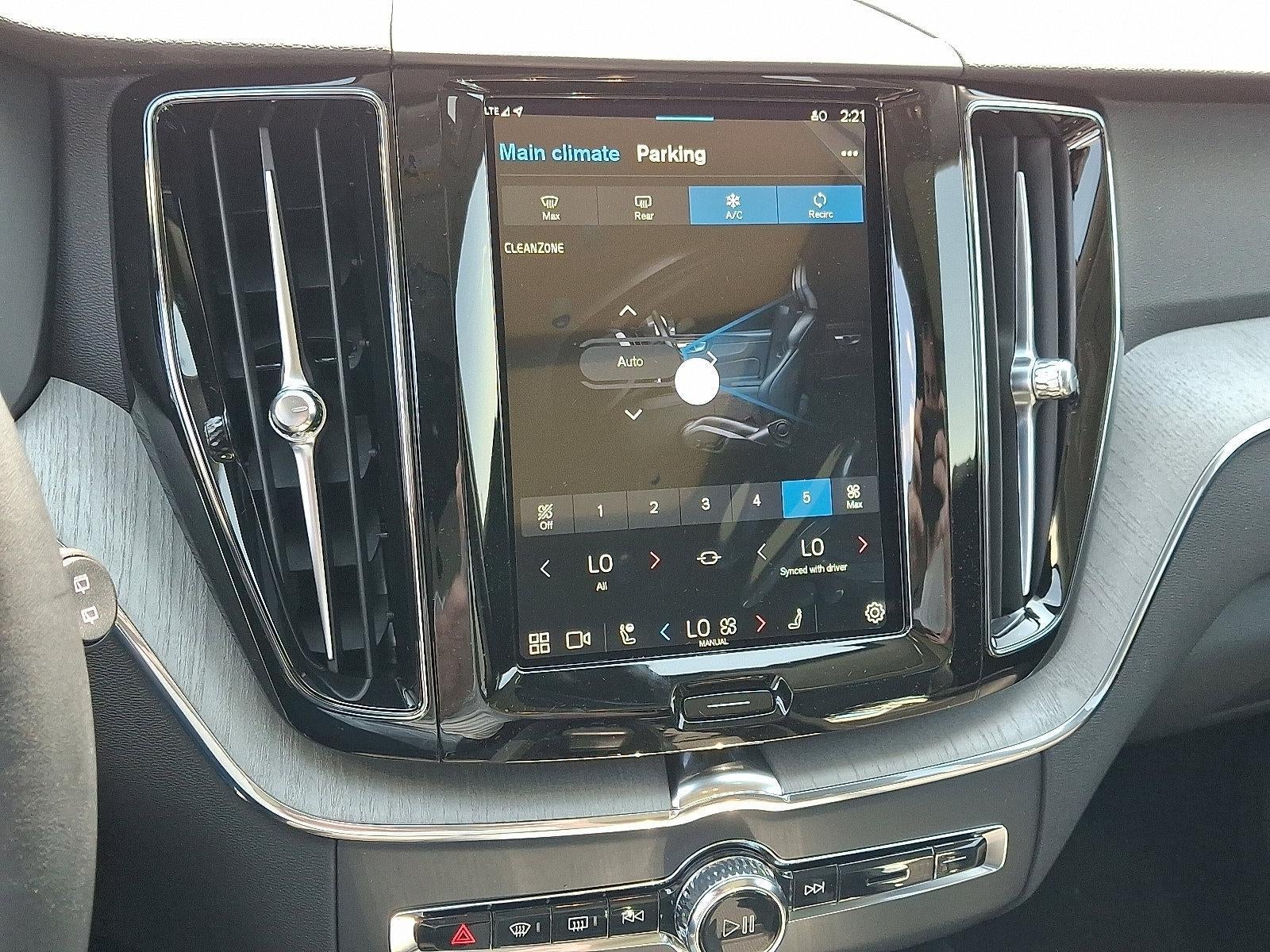 2025 Volvo XC60 Plug-In Hybrid T8 AWD Plus