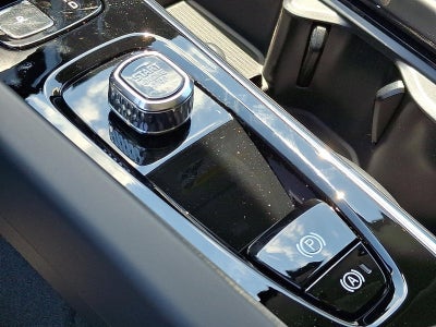 2025 Volvo XC60 Plug-In Hybrid T8 AWD Plus