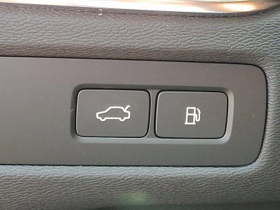 2025 Volvo XC60 Plug-In Hybrid T8 AWD Plus