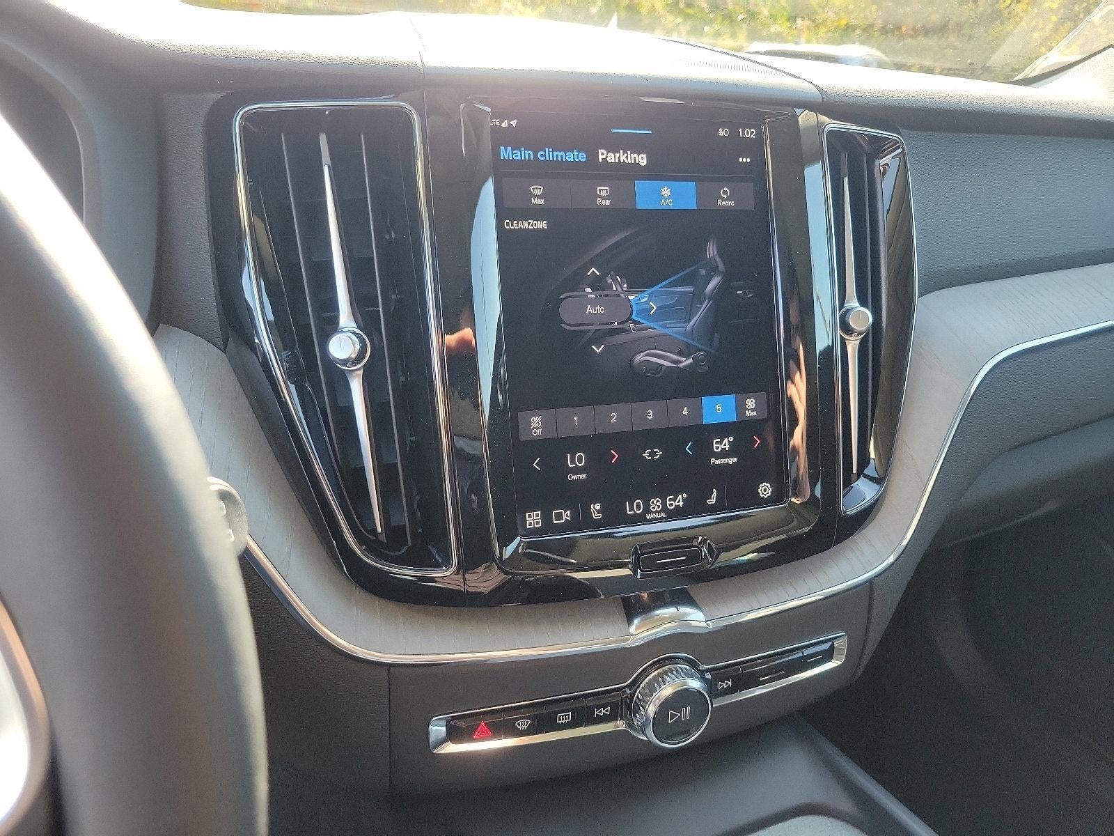 2025 Volvo XC60 Plug-In Hybrid T8 AWD Plus