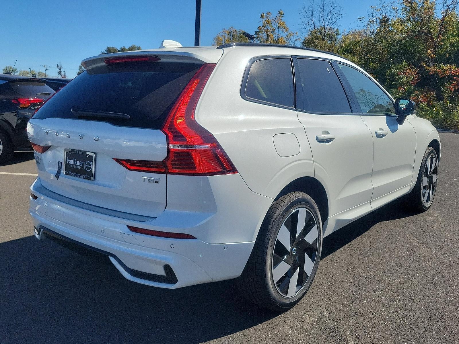 2025 Volvo XC60 Plug-In Hybrid T8 AWD Plus
