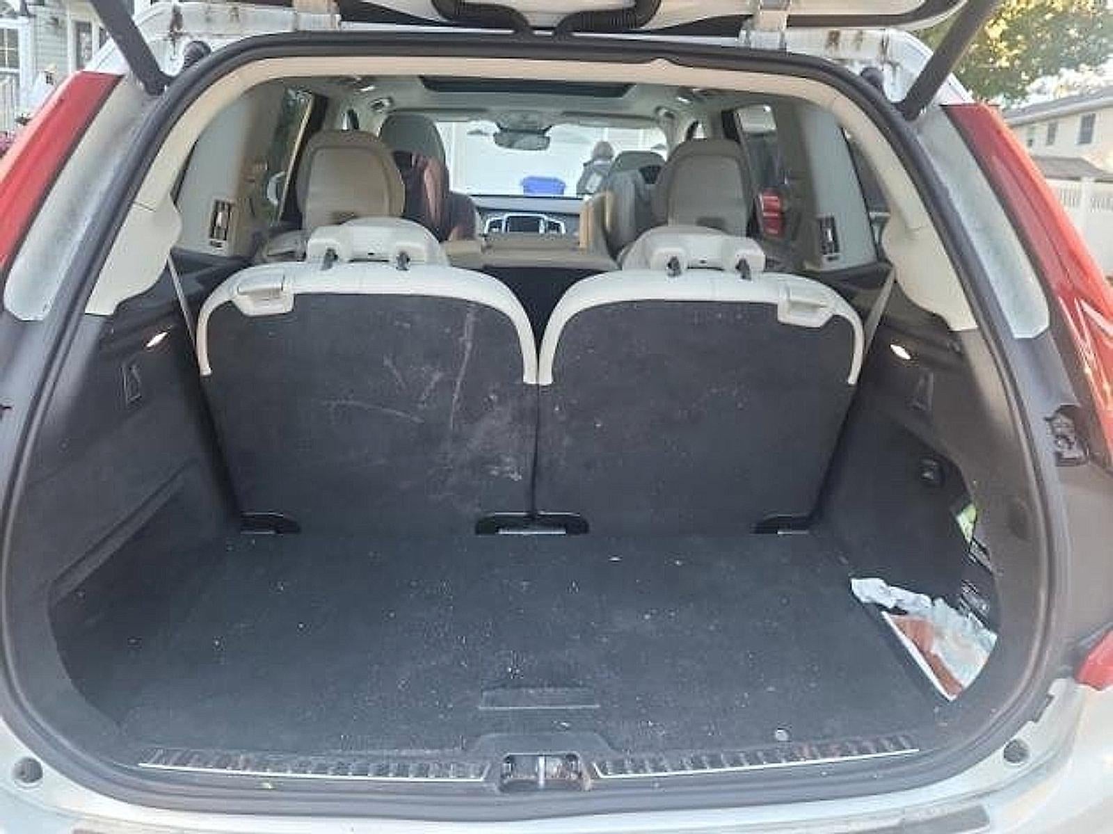 2024 Volvo XC90 B5 AWD Plus Bright Theme 7P