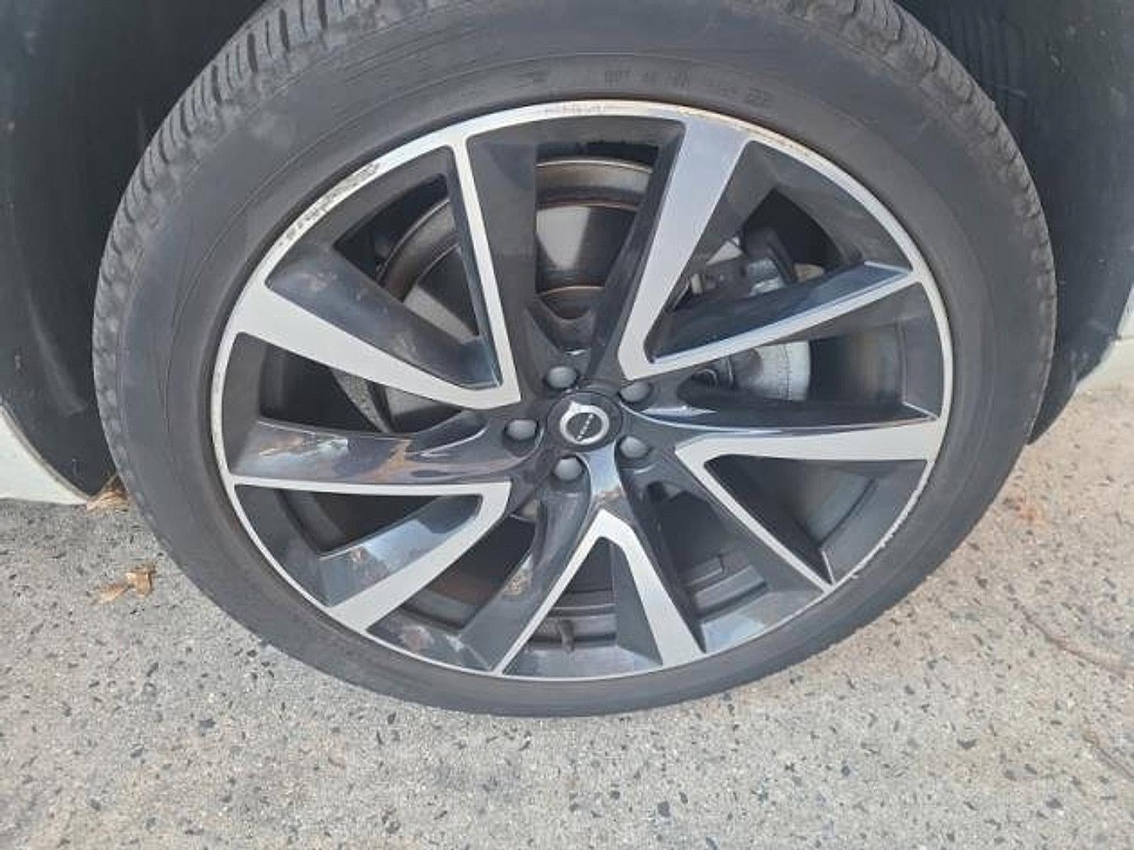 2024 Volvo XC90 B5 AWD Plus Bright Theme 7P