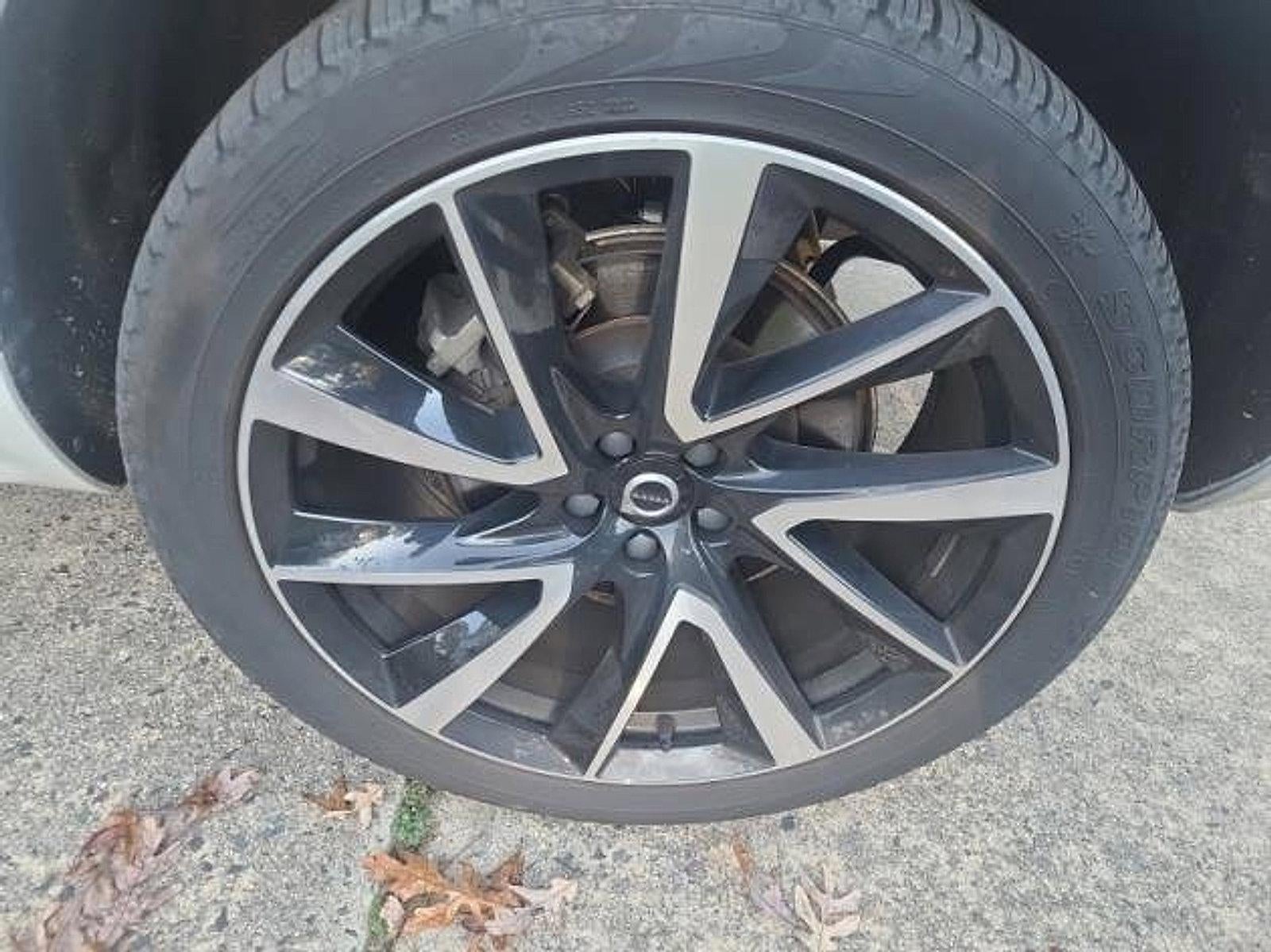 2024 Volvo XC90 B5 AWD Plus Bright Theme 7P