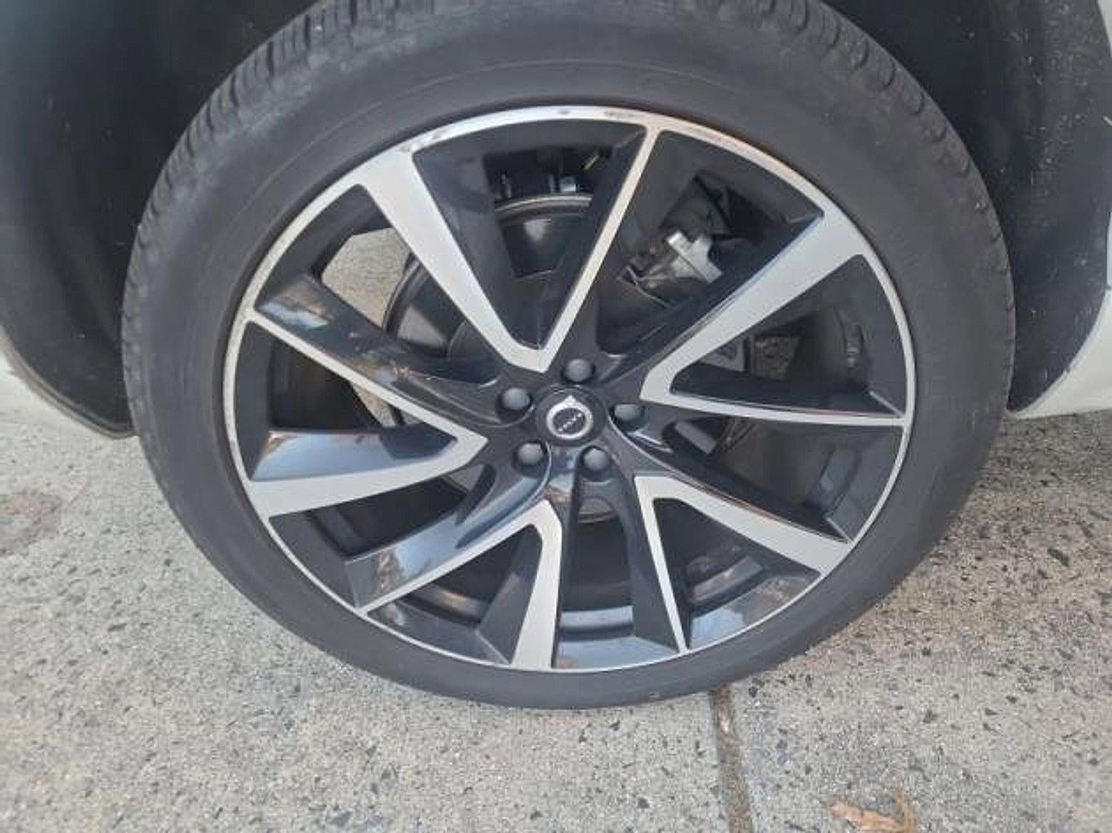 2024 Volvo XC90 B5 AWD Plus Bright Theme 7P