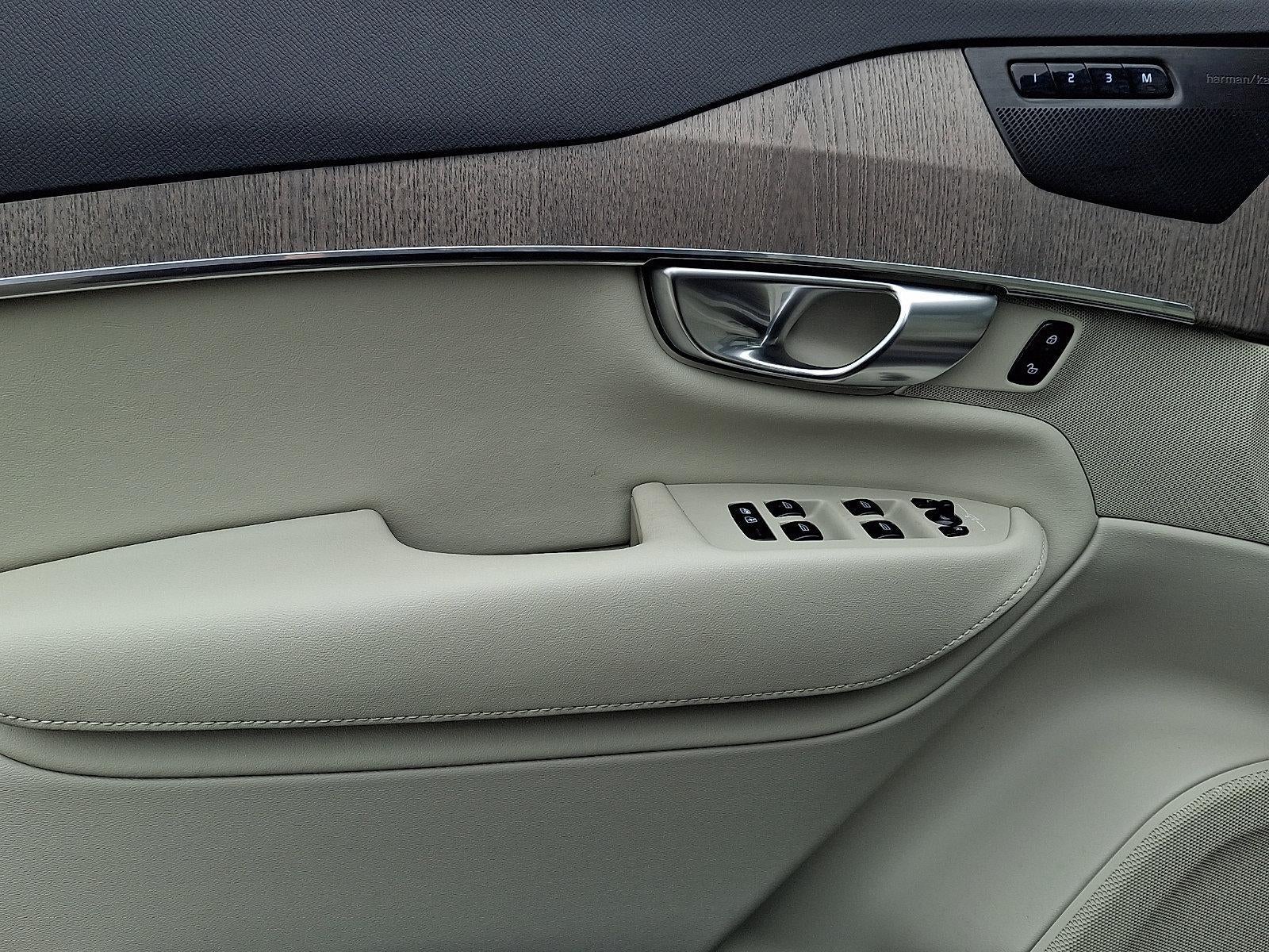 2024 Volvo XC90 B5 AWD Plus Bright Theme 7P