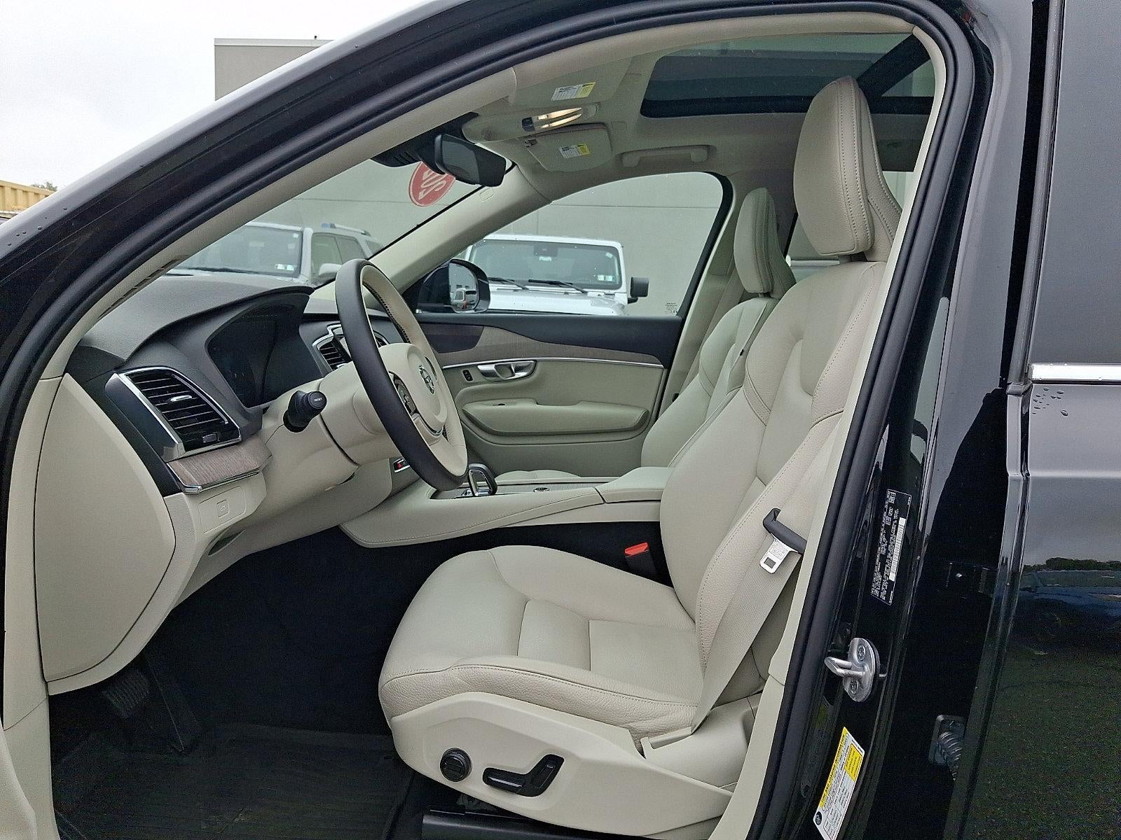 2024 Volvo XC90 B5 AWD Plus Bright Theme 7P