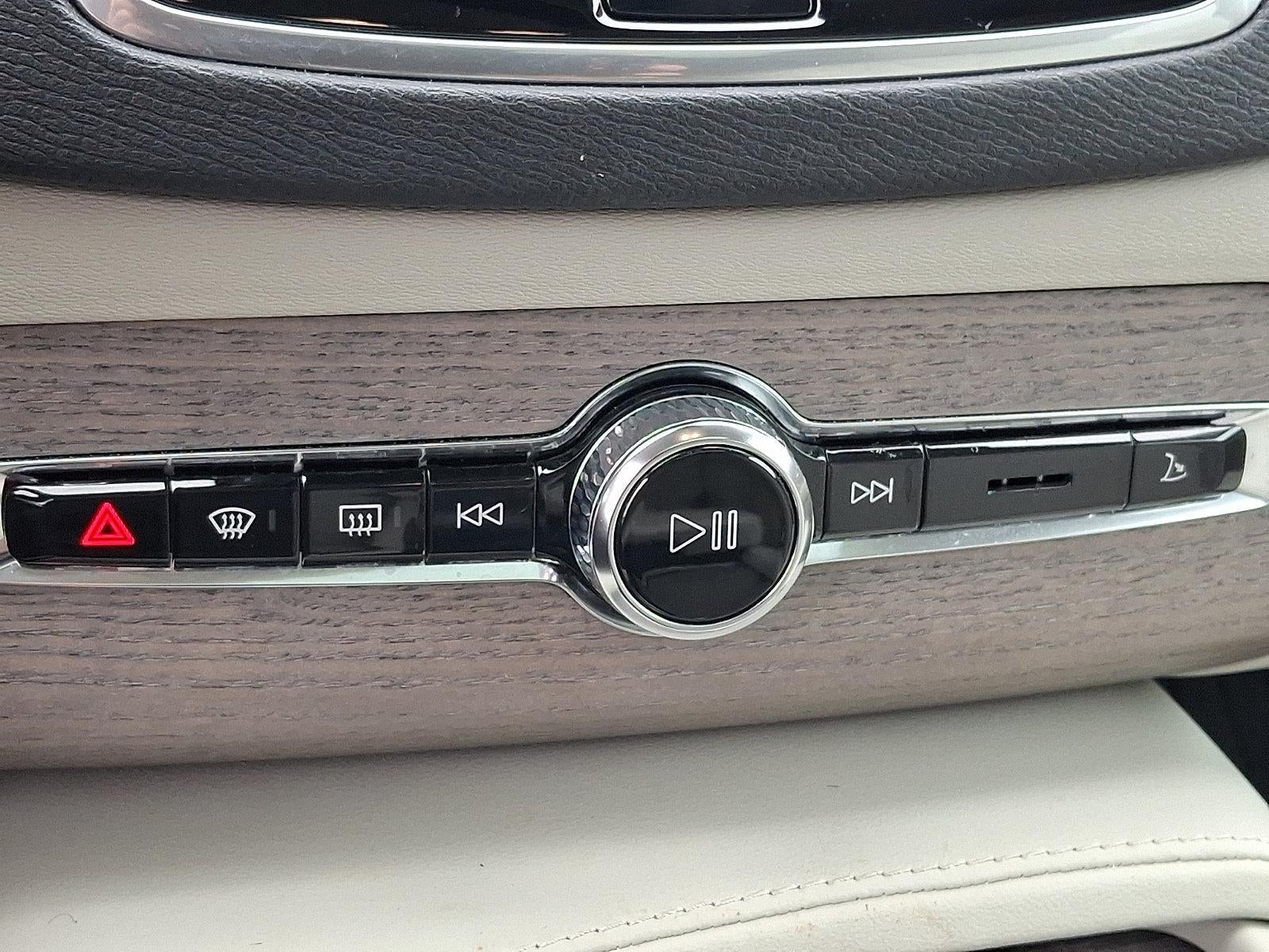 2024 Volvo XC90 B5 AWD Plus Bright Theme 7P