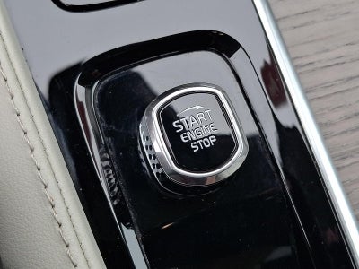 2024 Volvo XC90 B5 AWD Plus Bright Theme 7P
