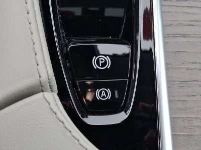 2024 Volvo XC90 B5 AWD Plus Bright Theme 7P