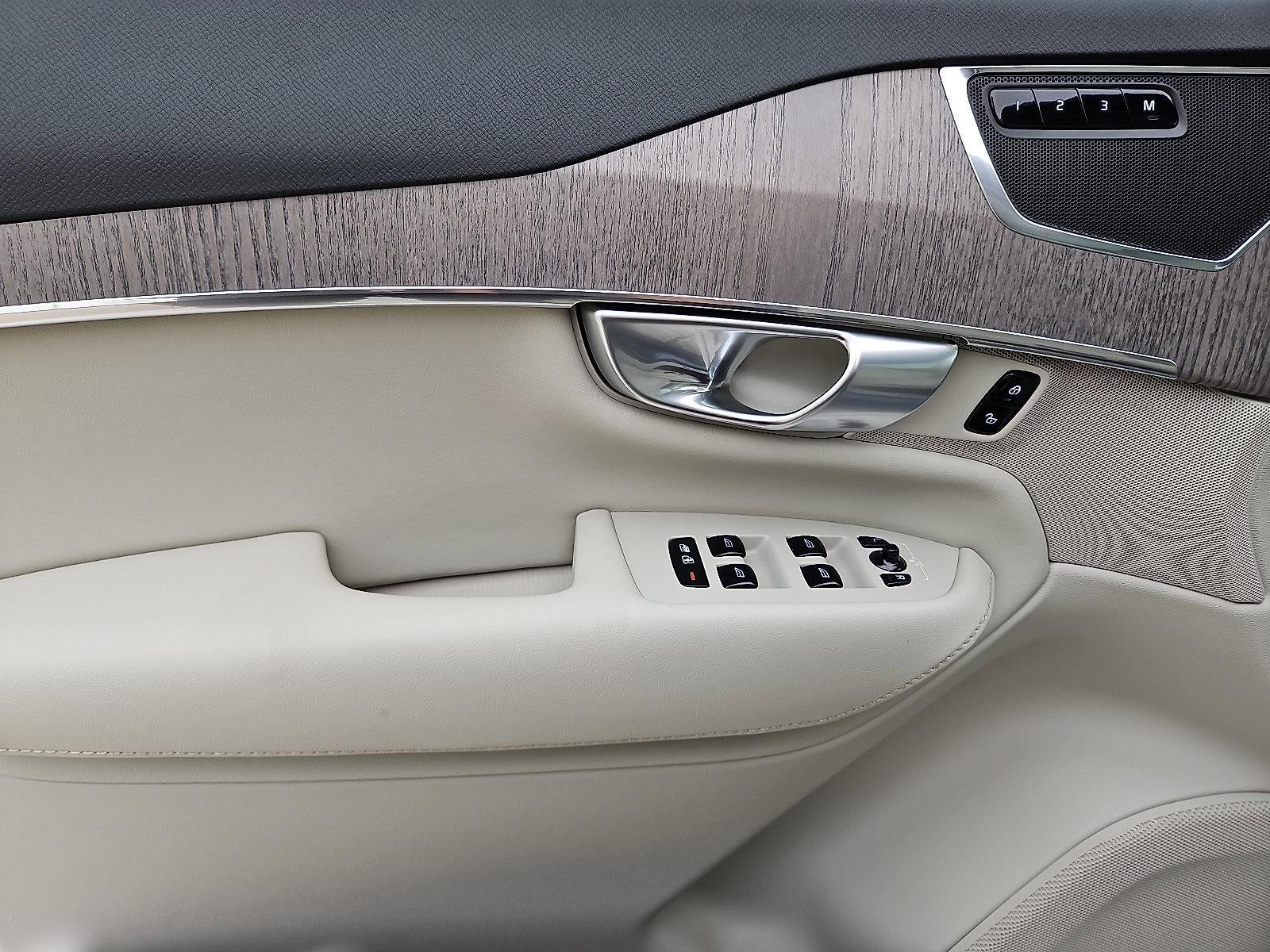 2024 Volvo XC90 B5 AWD Plus Bright Theme 7P