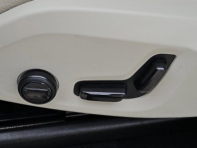 2024 Volvo XC90 B5 AWD Plus Bright Theme 7P