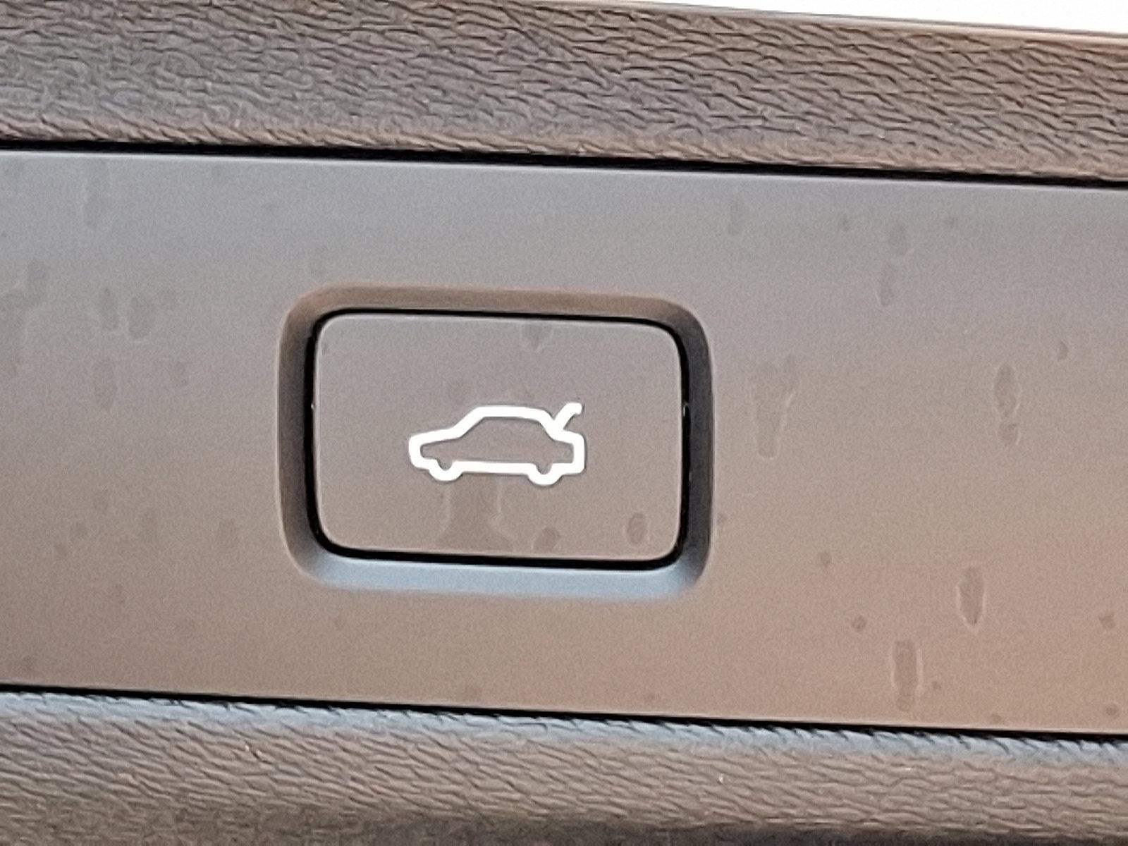 2024 Volvo XC90 B5 AWD Core Bright Theme 7P