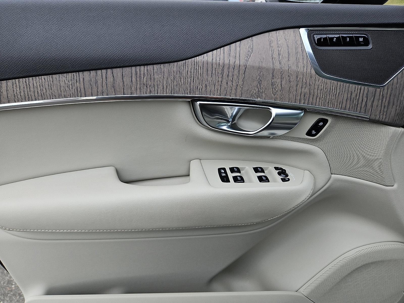 2023 Volvo XC90 B5 AWD Plus 7P