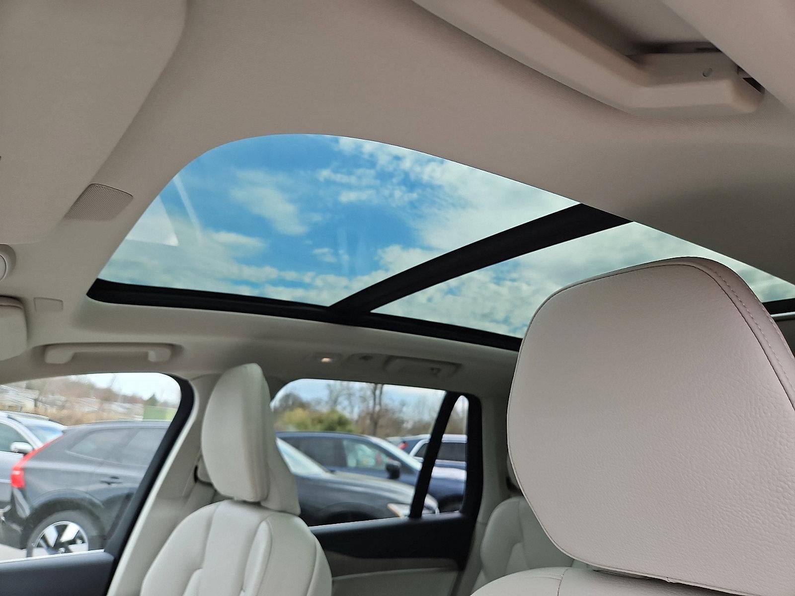 2023 Volvo XC90 B5 AWD Plus 7P