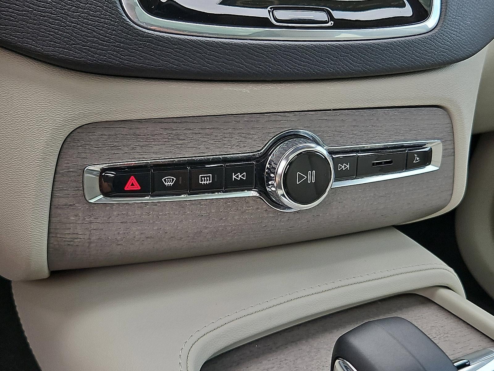 2023 Volvo XC90 B5 AWD Plus 7P