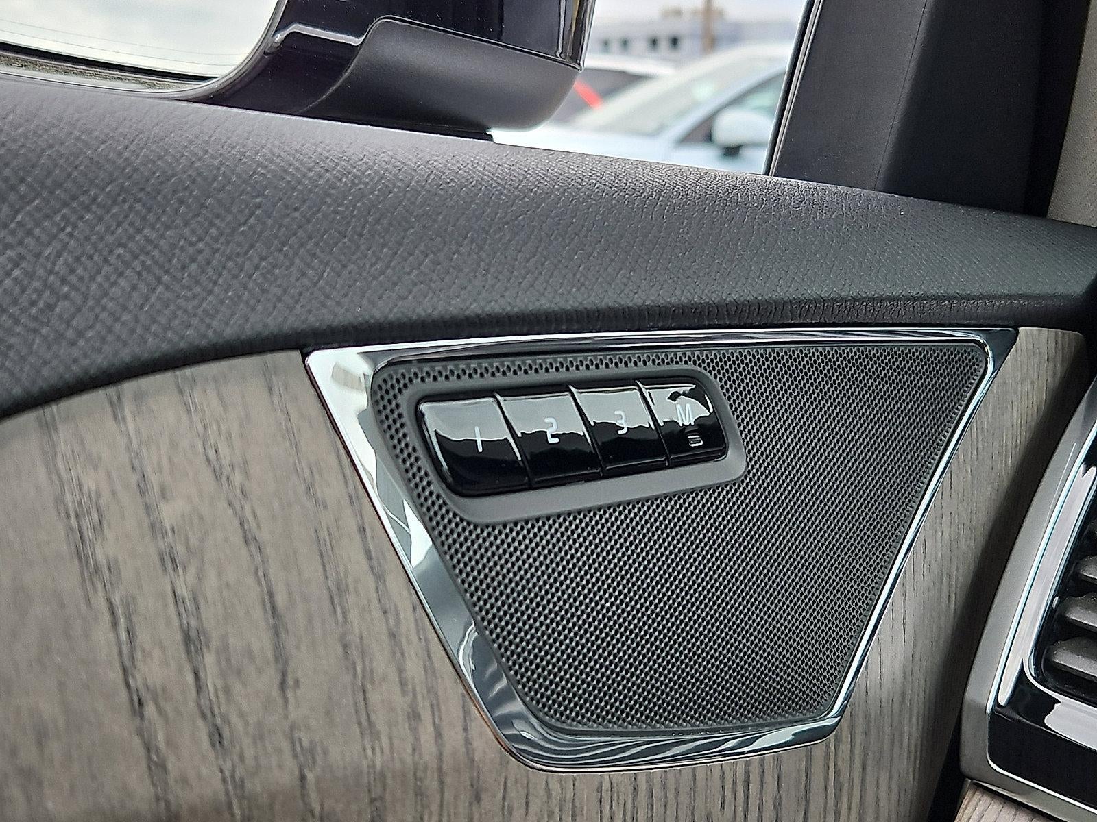 2023 Volvo XC90 B5 AWD Plus 7P
