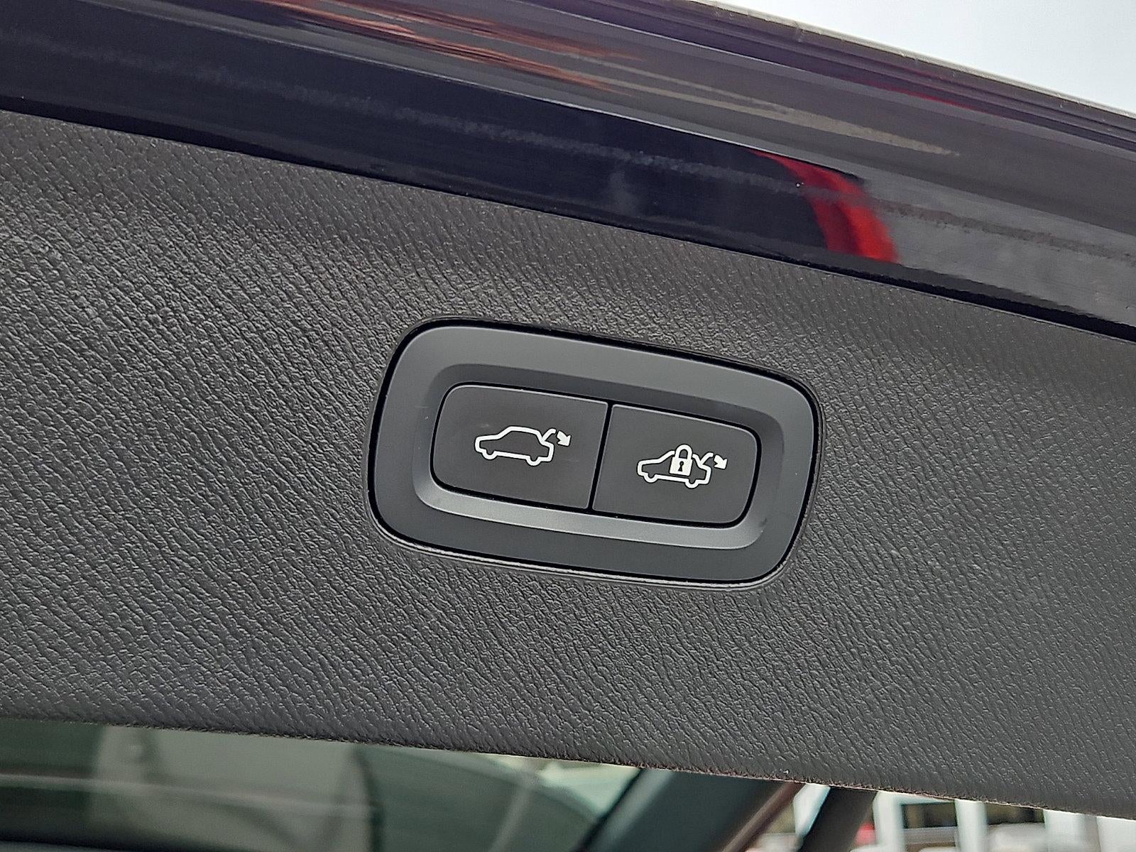 2023 Volvo XC90 B5 AWD Plus 7P
