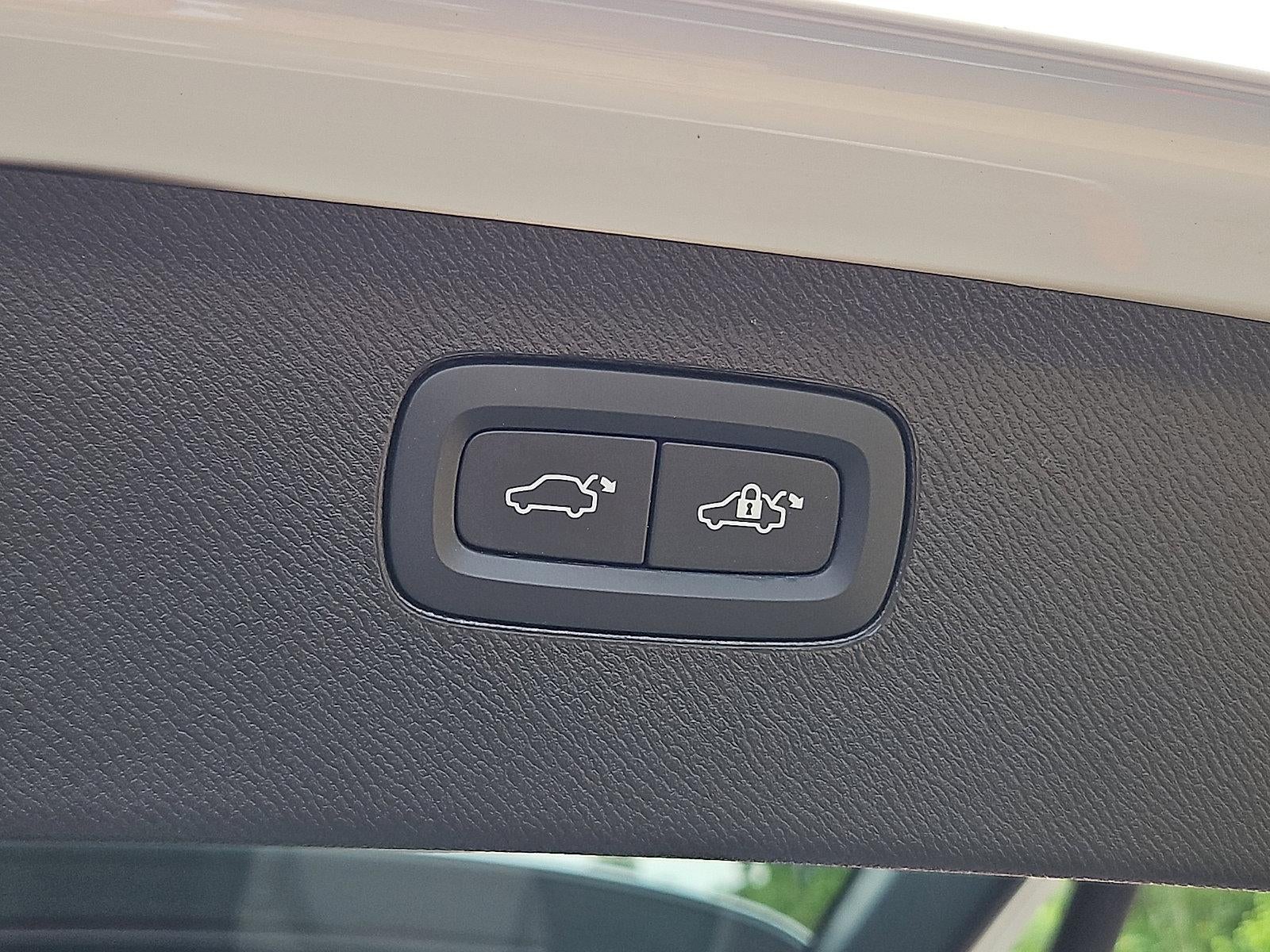2023 Volvo XC90 B5 AWD Plus 7P