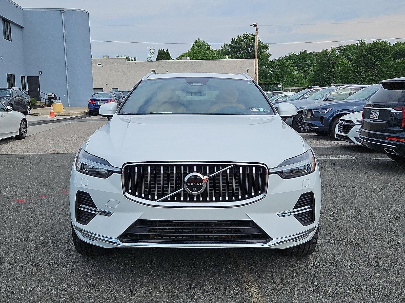 2023 Volvo XC60 B5 AWD Ultimate Bright Theme