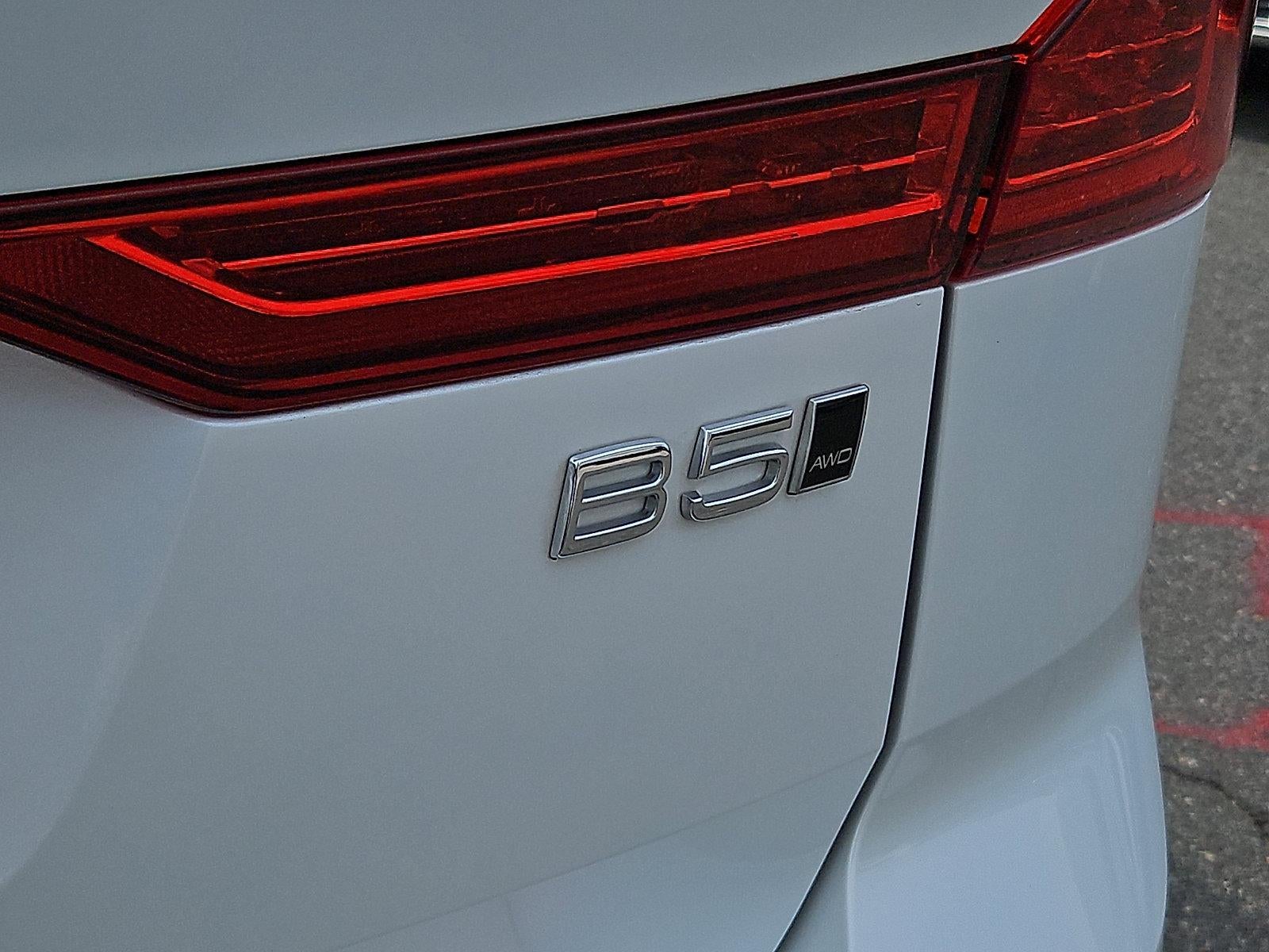 2023 Volvo XC60 B5 AWD Ultimate Bright Theme