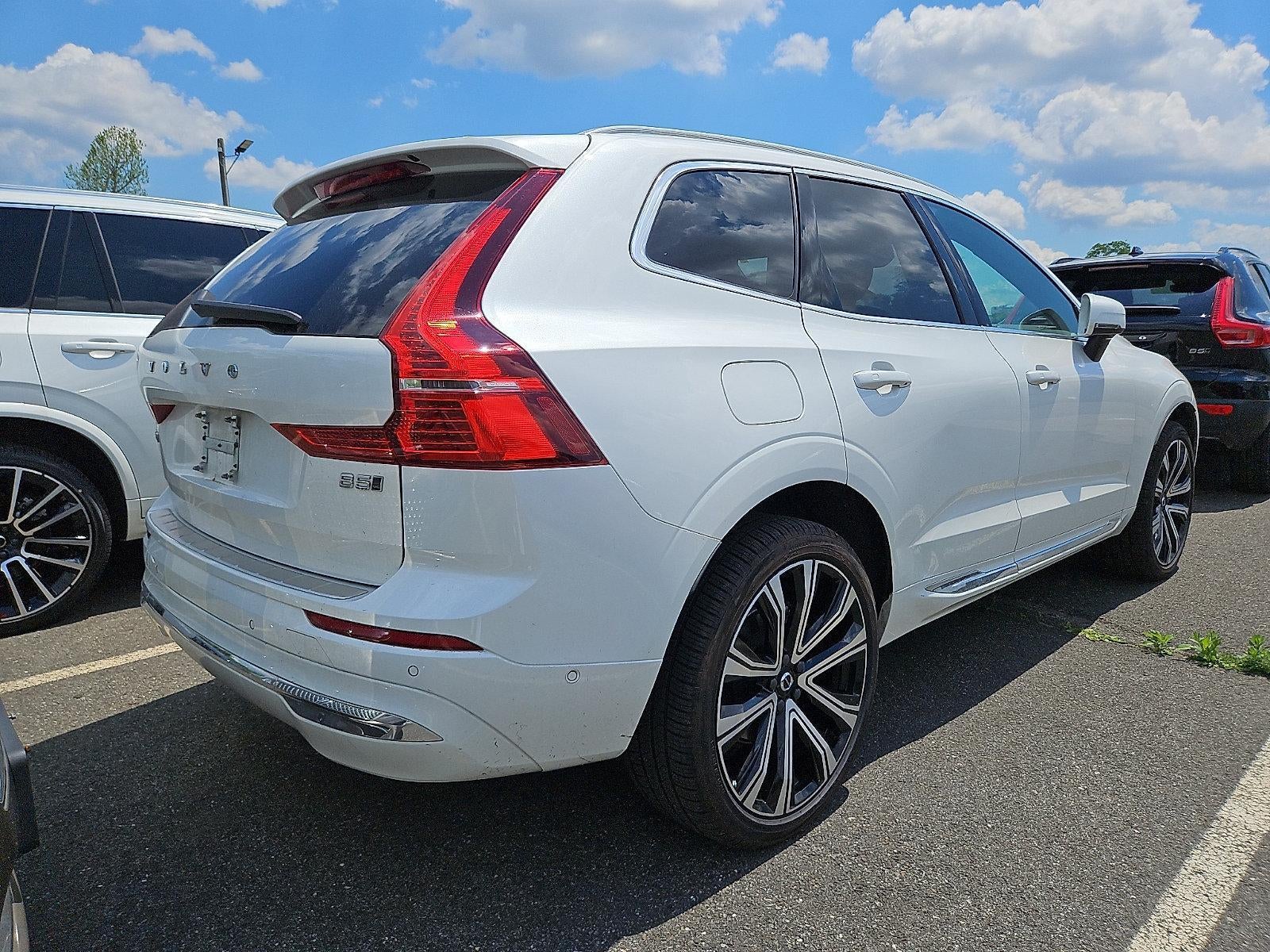 2023 Volvo XC60 B5 AWD Ultimate Bright Theme