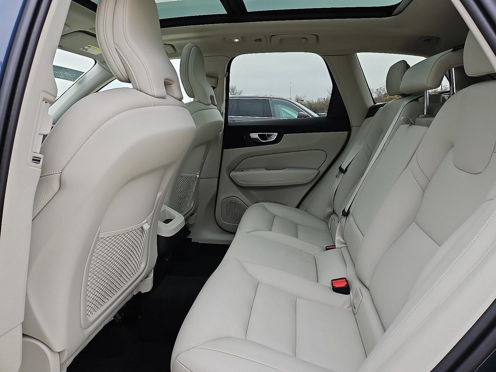 2024 Volvo XC60 B5 AWD Core Dark Theme