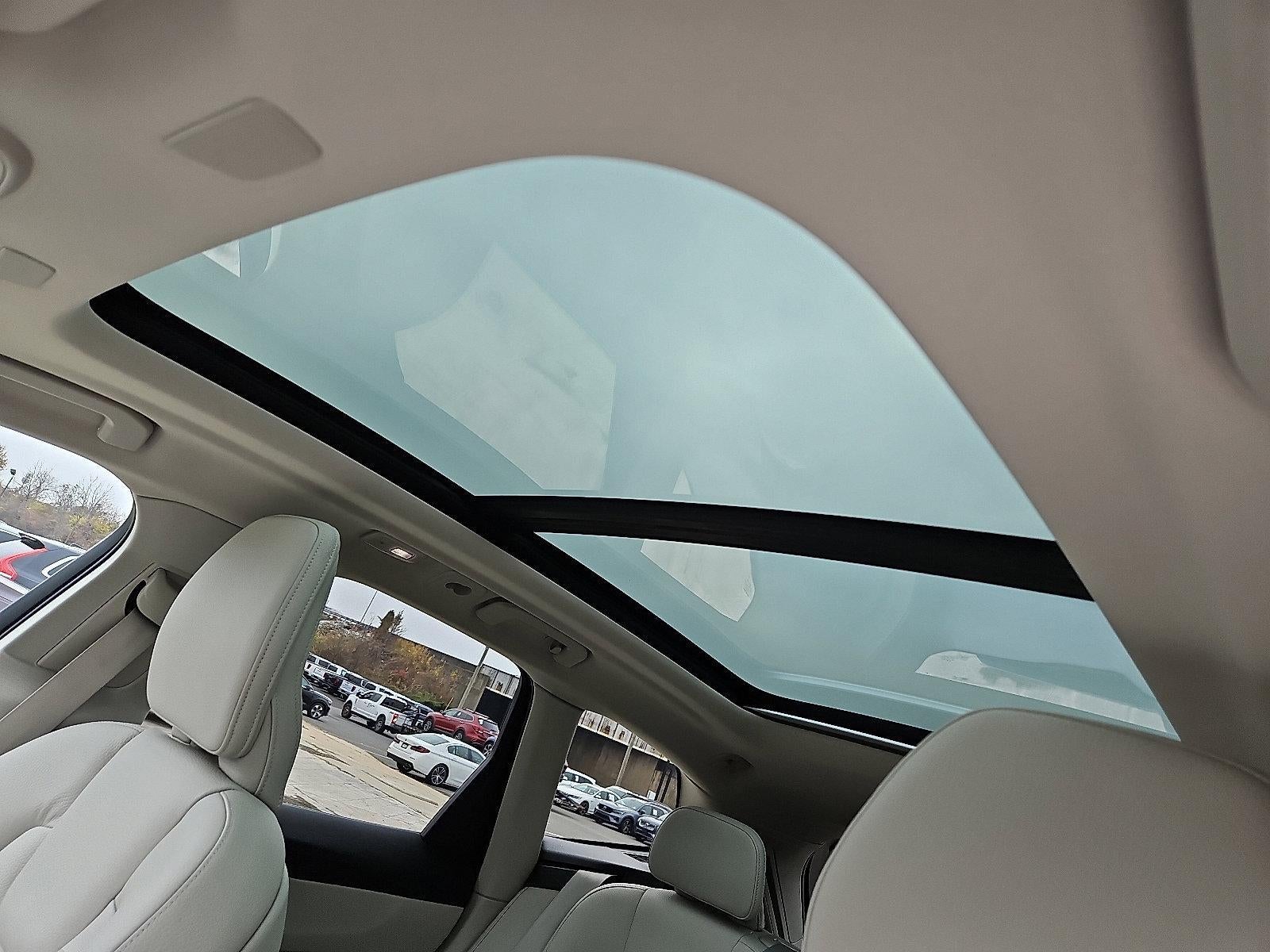 2024 Volvo XC60 B5 AWD Core Dark Theme