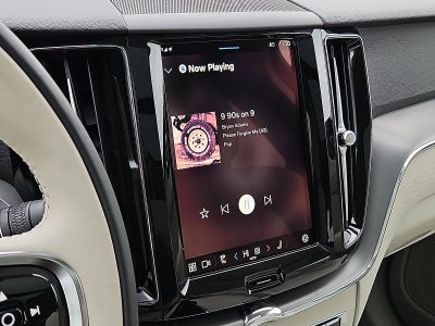 2024 Volvo XC60 B5 AWD Core Dark Theme