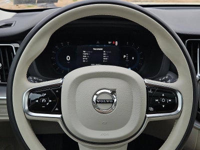 2024 Volvo XC60 B5 AWD Core Dark Theme