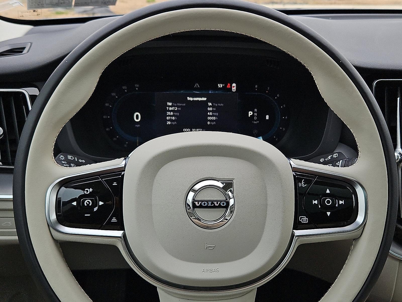 2024 Volvo XC60 B5 AWD Core Dark Theme