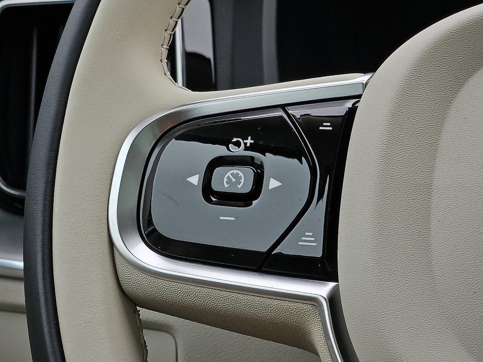 2024 Volvo XC60 B5 AWD Core Dark Theme