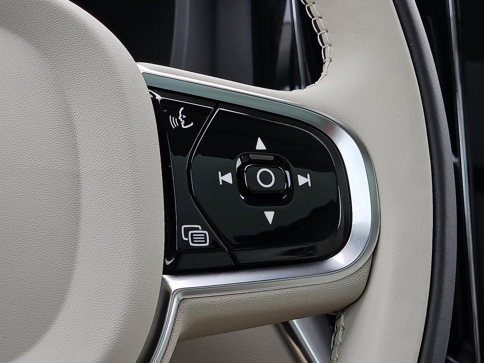 2024 Volvo XC60 B5 AWD Core Dark Theme