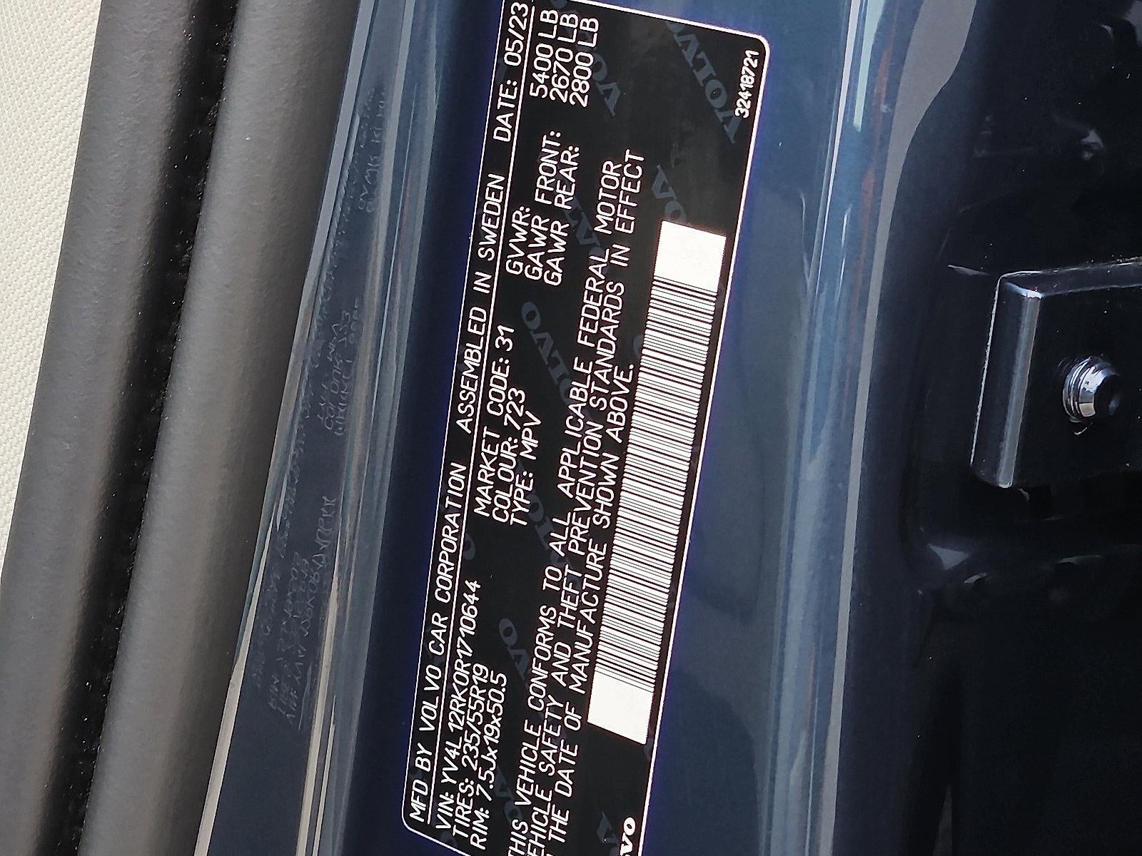 2024 Volvo XC60 B5 AWD Core Dark Theme