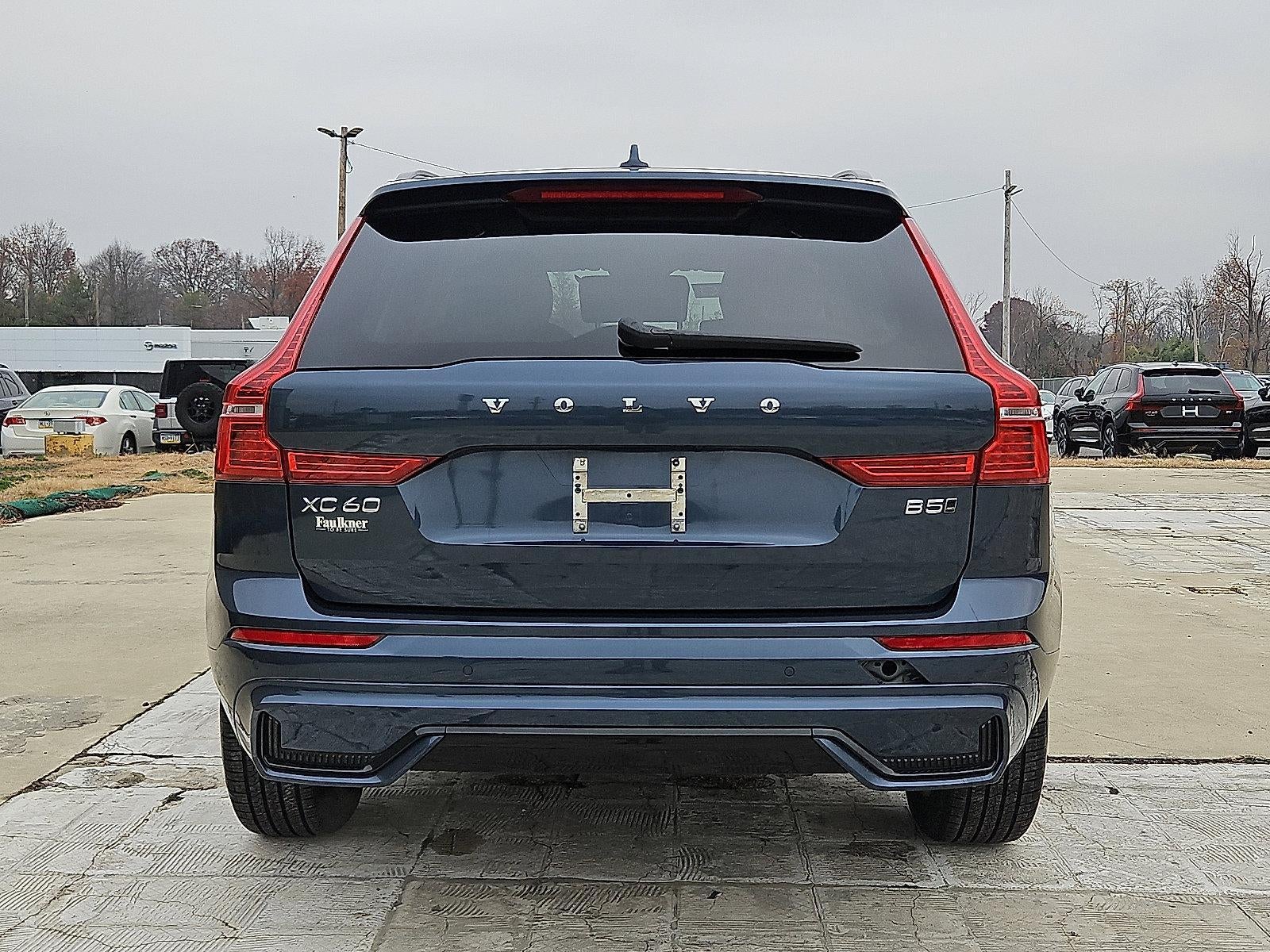 2024 Volvo XC60 B5 AWD Core Dark Theme