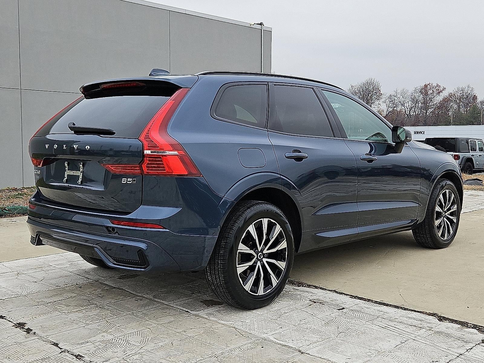 2024 Volvo XC60 B5 AWD Core Dark Theme