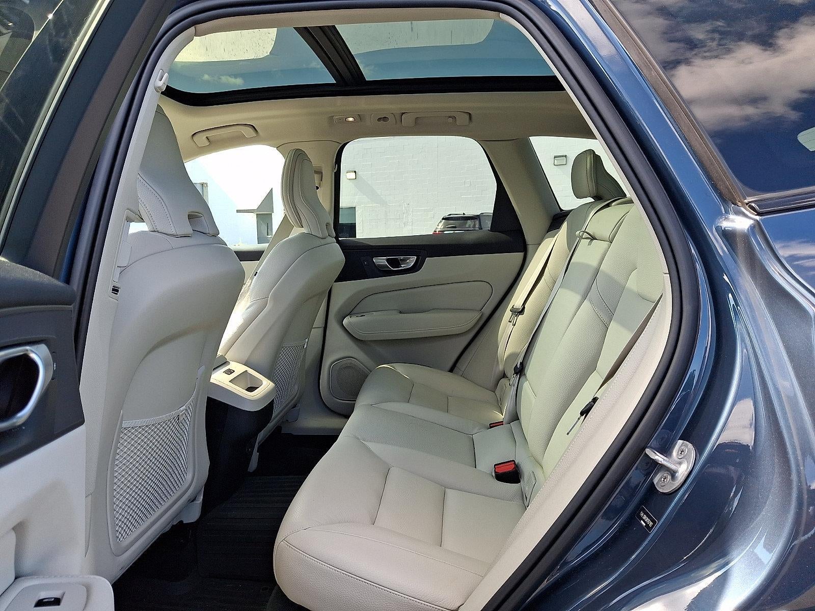 2024 Volvo XC60 B5 AWD Core Dark Theme