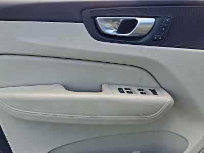 2024 Volvo XC60 B5 AWD Core Dark Theme